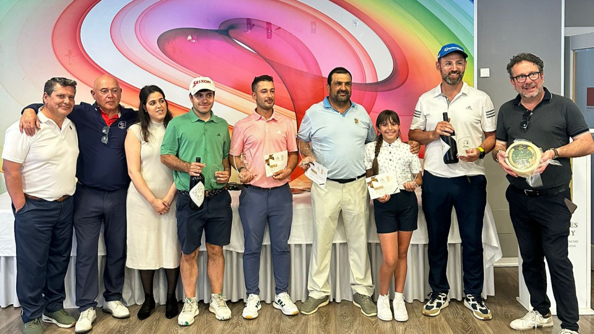 El campo de Golf Valderrey ha acogido hoy el torneo Hotel Rey Don Sancho con un claro vencedor: Francisco Javier Pizarro Maderal.